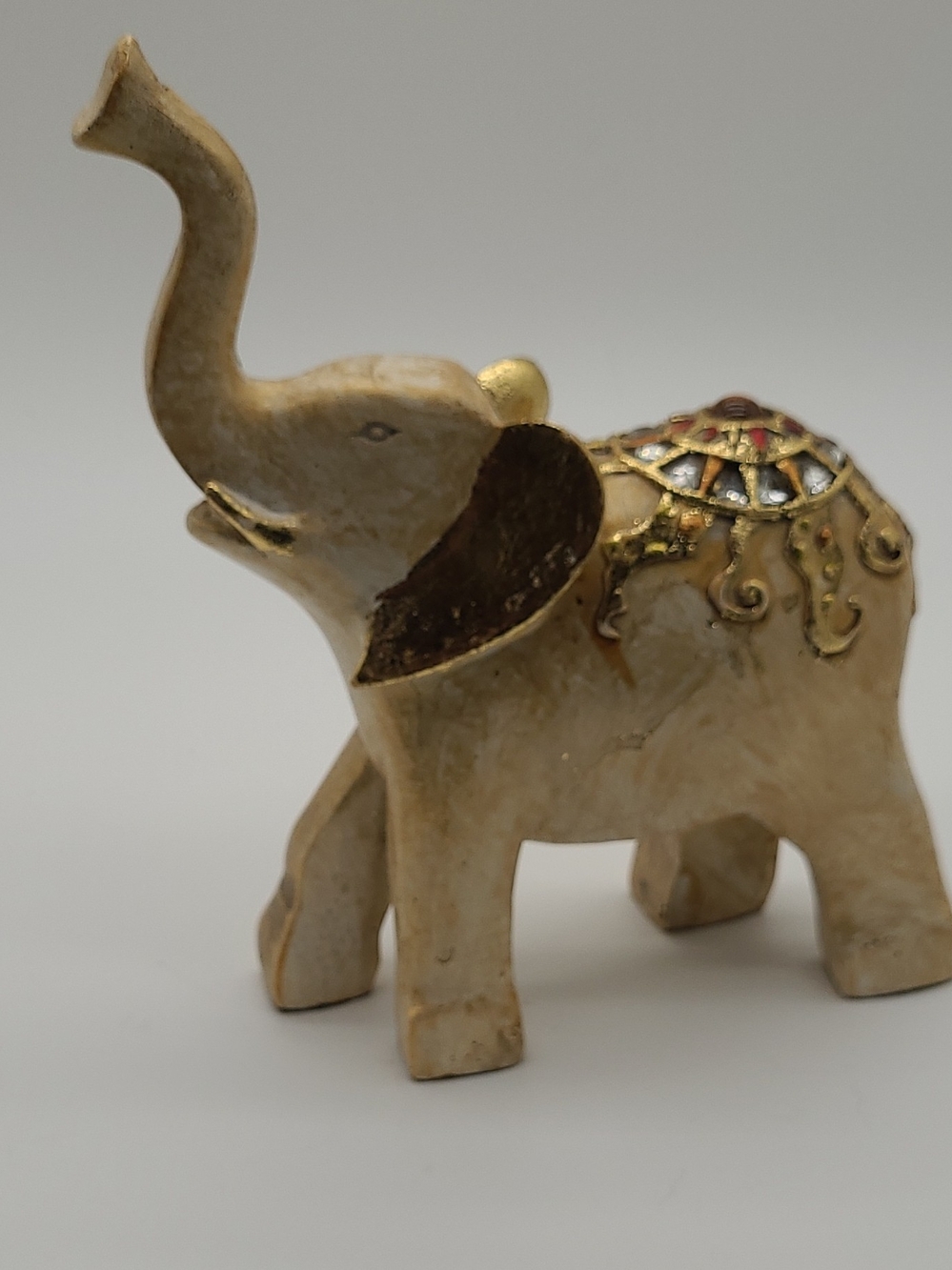 Boho Gold & Cream Elephant Figurine Mosaic Detail